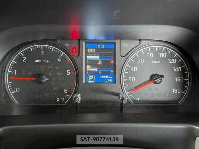Nissan NV350 Caravan 2020-03 8660842-19