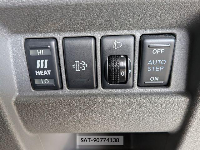 Nissan NV350 Caravan 2020-03 8660842-21