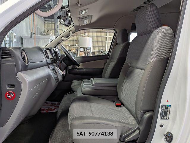 Nissan NV350 Caravan 2020-03 8660842-29