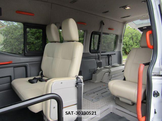 Nissan NV350 Caravan 2014-09 8660844-10