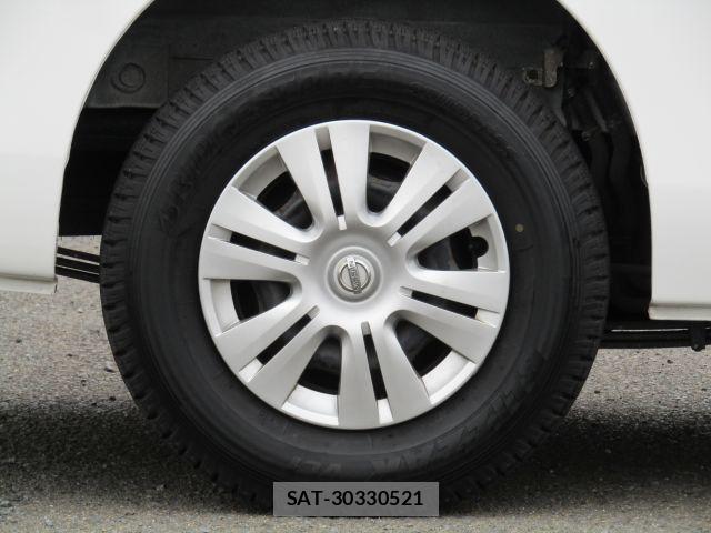 Nissan NV350 Caravan 2014-09 8660844-18