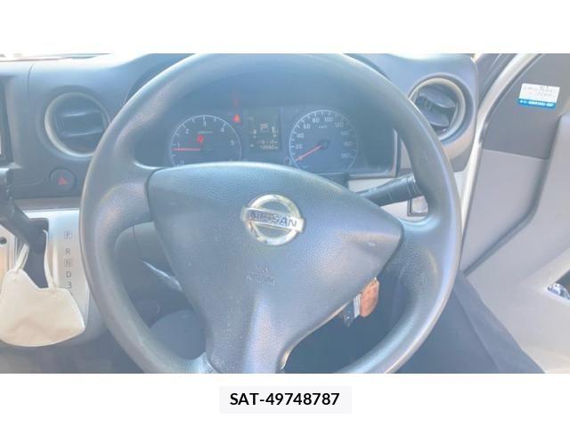 Nissan NV350 Caravan 2013-02 8744993-12