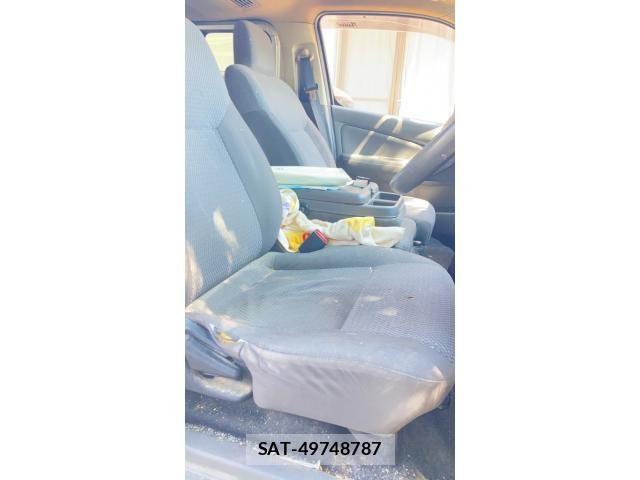 Nissan NV350 Caravan 2013-02 8744993-16