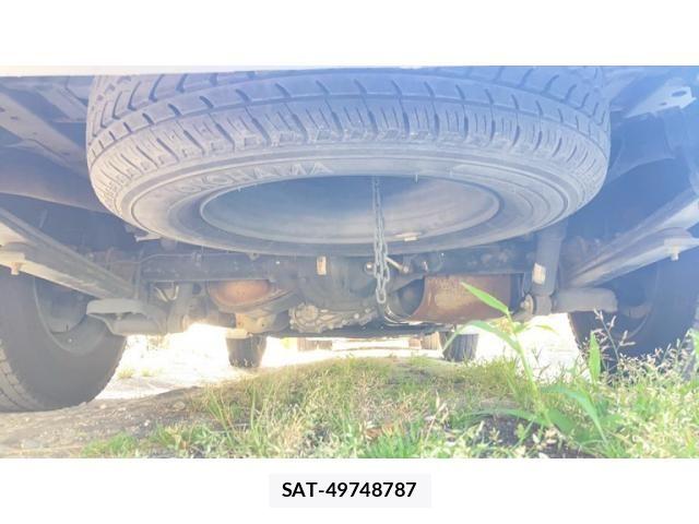 Nissan NV350 Caravan 2013-02 8744993-21