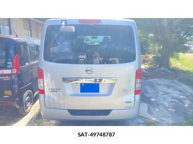 Nissan NV350 Caravan 2013-02 8744993-4