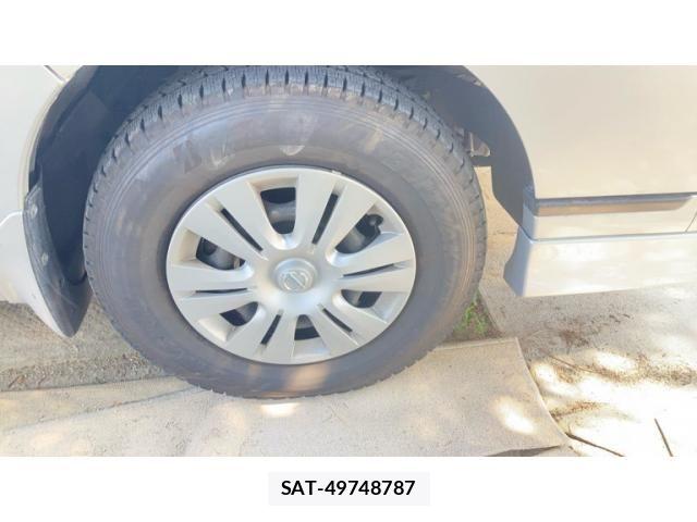 Nissan NV350 Caravan 2013-02 8744993-7
