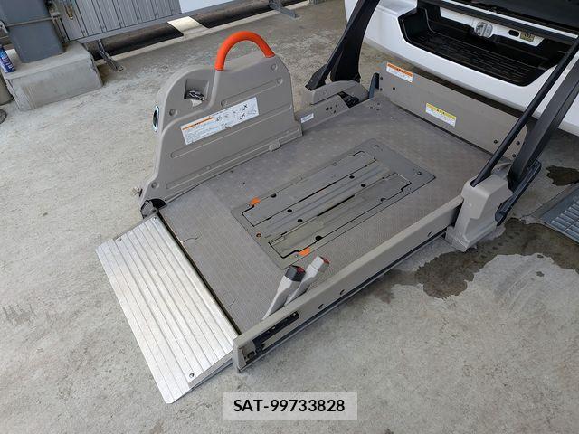 Nissan NV350 Caravan 2020-03 8744991-9