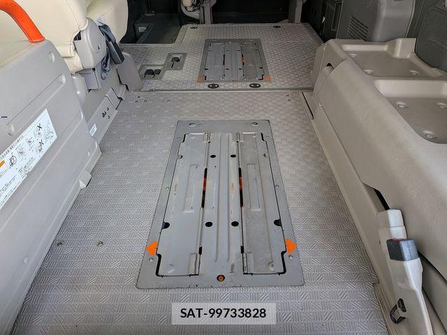 Nissan NV350 Caravan 2020-03 8744991-11