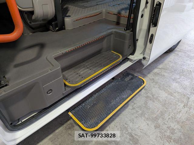 Nissan NV350 Caravan 2020-03 8744991-12