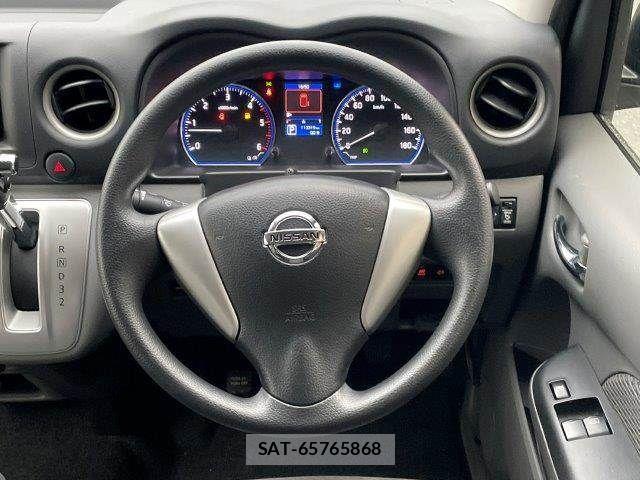 Nissan NV350 Caravan 2013-05 8744992-10