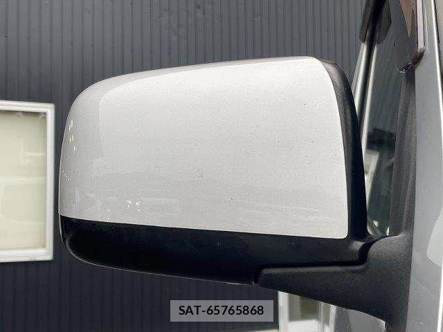 Nissan NV350 Caravan 2013-05 8744992-25