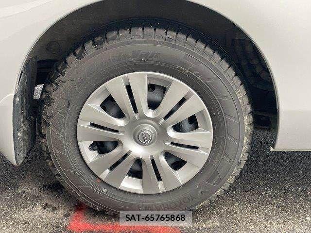 Nissan NV350 Caravan 2013-05 8744992-26