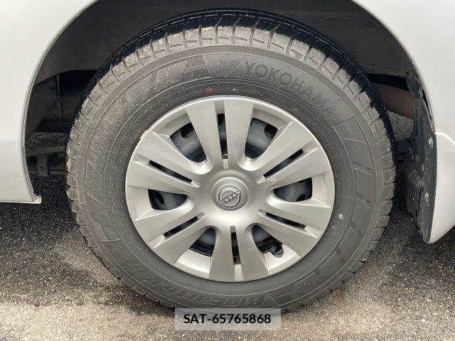 Nissan NV350 Caravan 2013-05 8744992-27