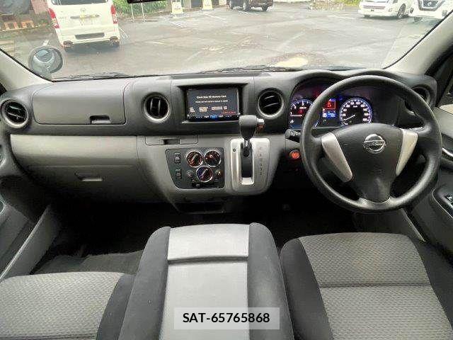 Nissan NV350 Caravan 2013-05 8744992-2
