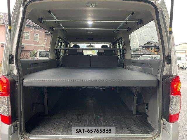 Nissan NV350 Caravan 2013-05 8744992-8