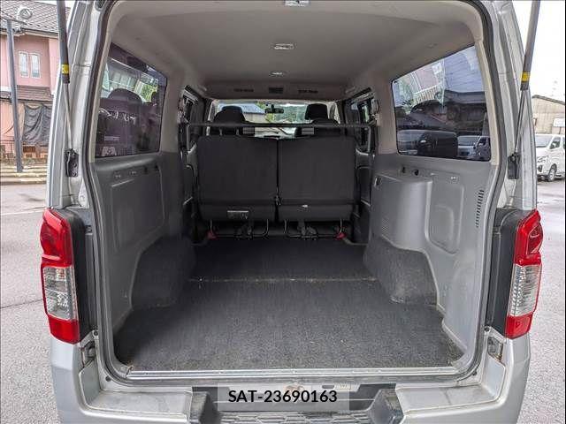 Nissan NV350 Caravan 2012-09 8783070-9