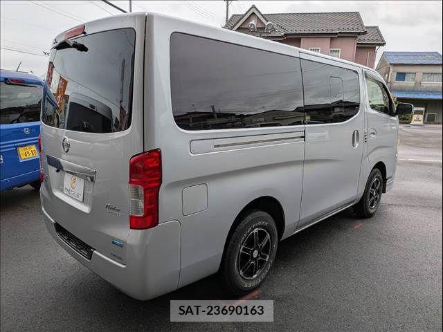 Nissan NV350 Caravan 2012-09 8783070-17