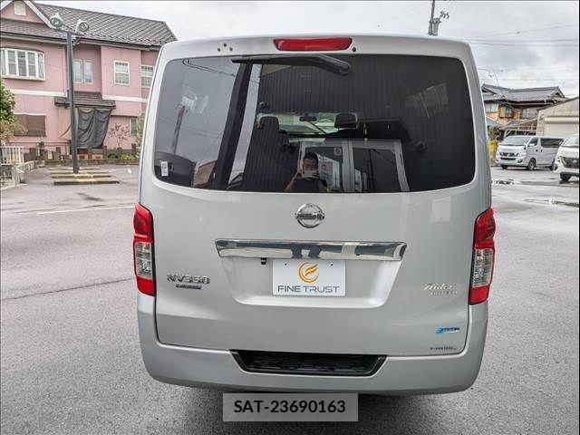 Nissan NV350 Caravan 2012-09 8783070-18