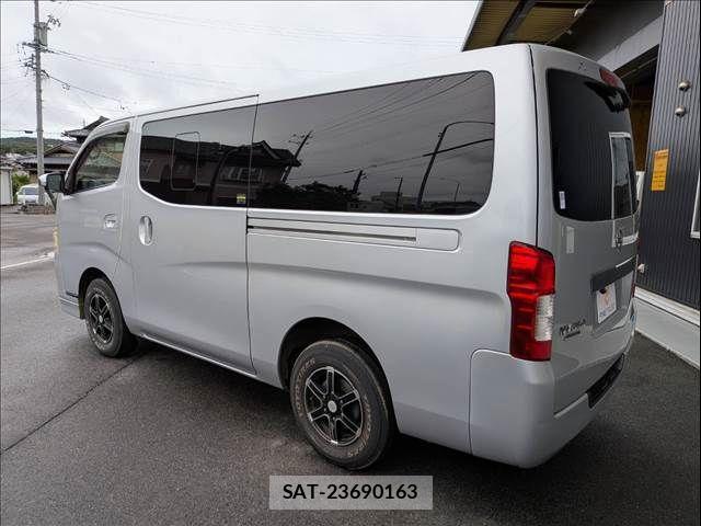 Nissan NV350 Caravan 2012-09 8783070-19