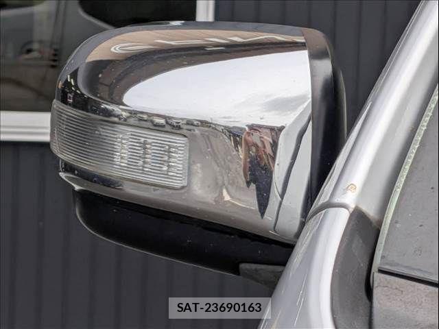 Nissan NV350 Caravan 2012-09 8783070-26