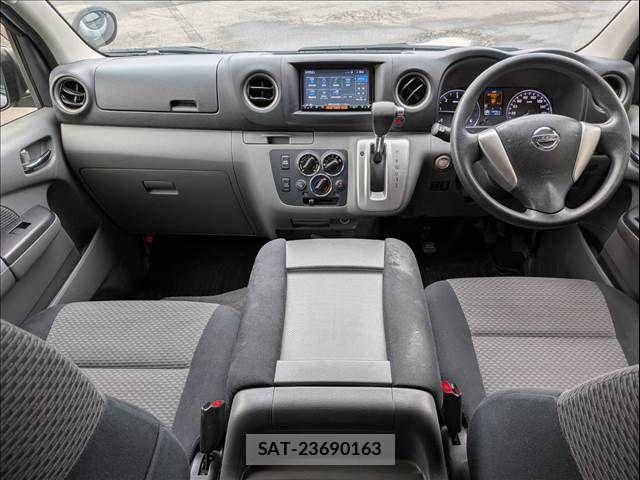 Nissan NV350 Caravan 2012-09 8783070-2