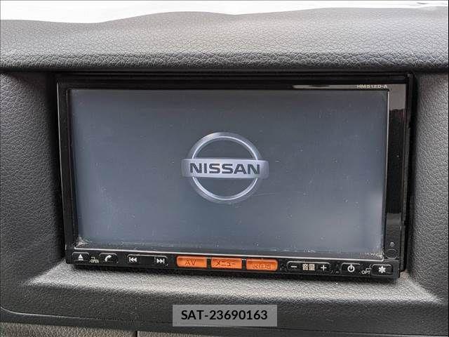 Nissan NV350 Caravan 2012-09 8783070-3