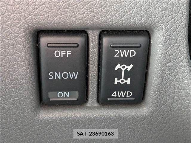 Nissan NV350 Caravan 2012-09 8783070-6
