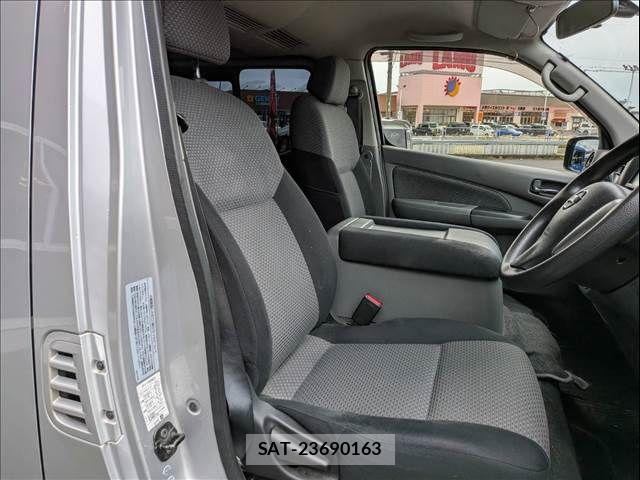 Nissan NV350 Caravan 2012-09 8783070-7