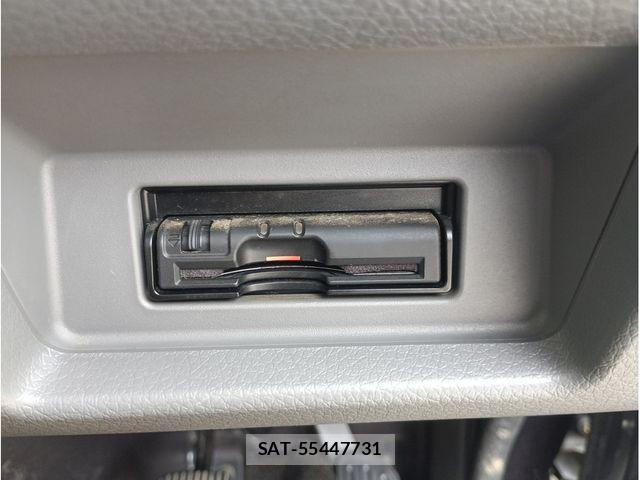 Nissan NV350 Caravan 2013-03 8797022-11