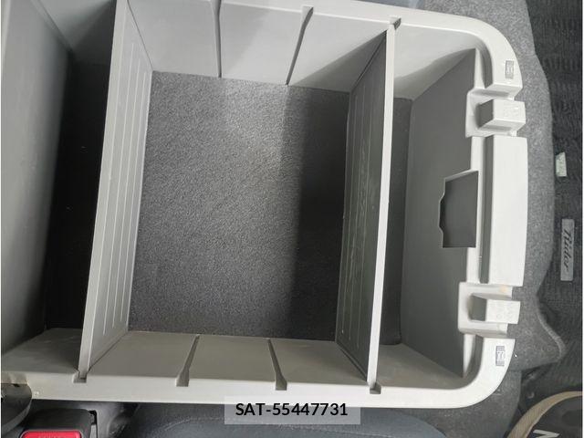 Nissan NV350 Caravan 2013-03 8797022-14