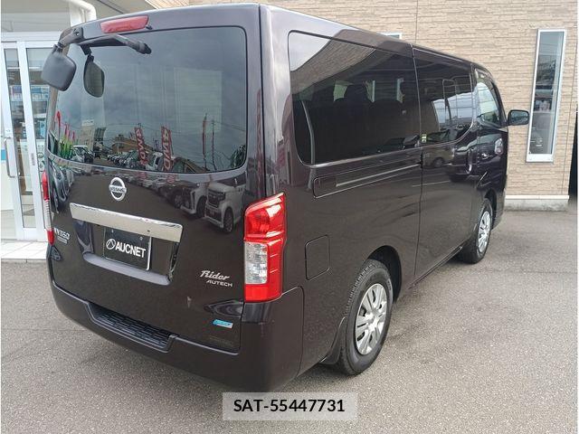 Nissan NV350 Caravan 2013-03 8797022-2