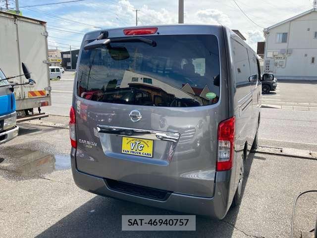 Nissan NV350 Caravan 2020-07 8797021-11