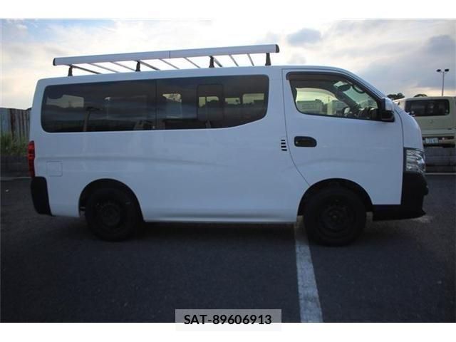 Nissan NV350 Caravan 2021-06 8830931-15