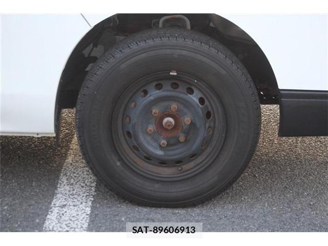Nissan NV350 Caravan 2021-06 8830931-16