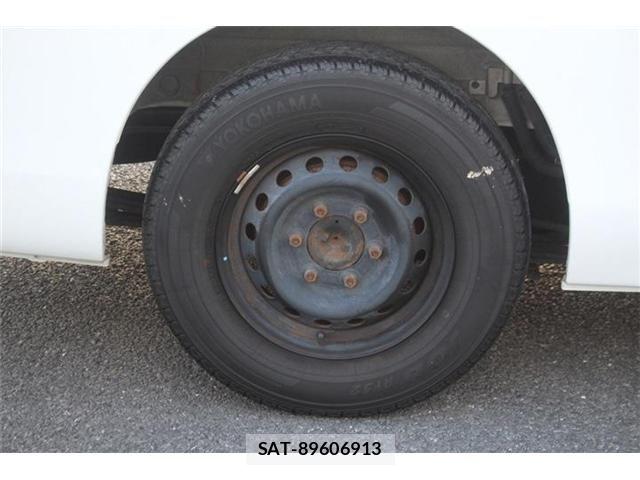 Nissan NV350 Caravan 2021-06 8830931-17