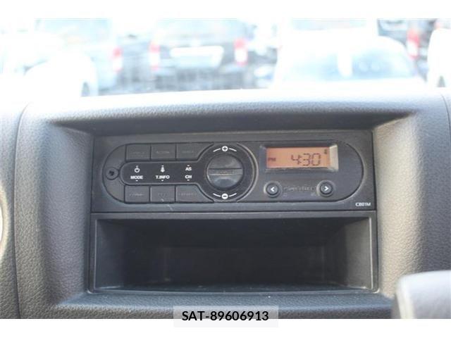 Nissan NV350 Caravan 2021-06 8830931-1