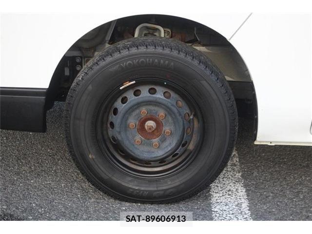 Nissan NV350 Caravan 2021-06 8830931-19
