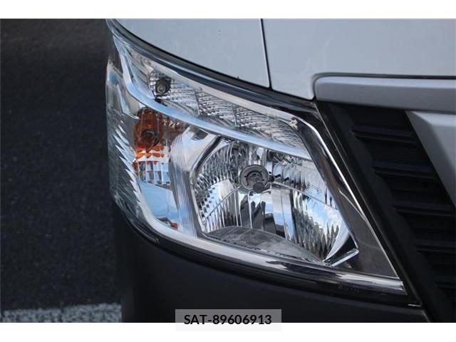 Nissan NV350 Caravan 2021-06 8830931-21