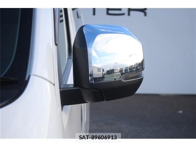 Nissan NV350 Caravan 2021-06 8830931-23