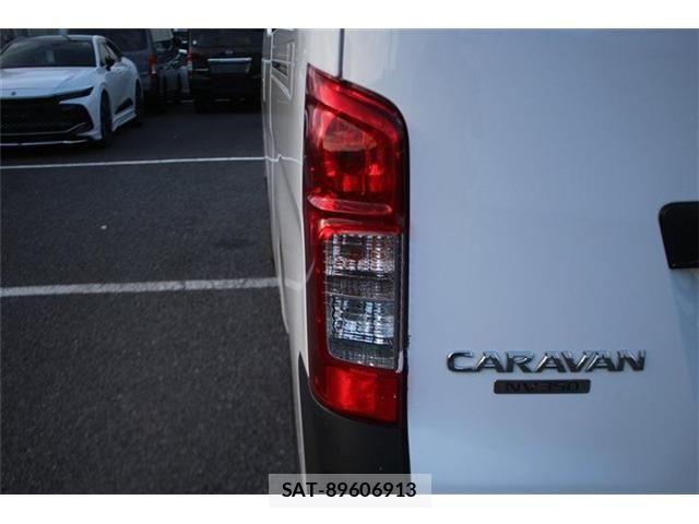 Nissan NV350 Caravan 2021-06 8830931-24