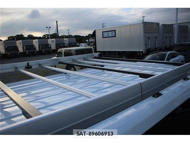 Nissan NV350 Caravan 2021-06 8830931-26