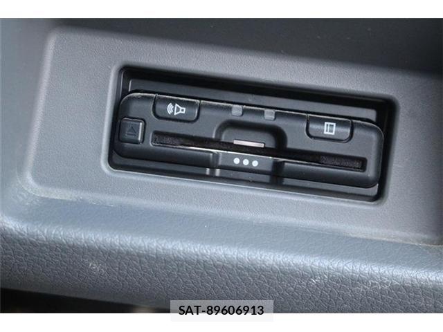 Nissan NV350 Caravan 2021-06 8830931-2