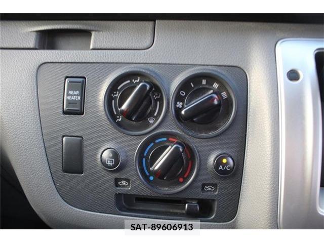 Nissan NV350 Caravan 2021-06 8830931-4
