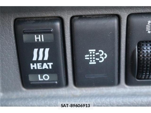 Nissan NV350 Caravan 2021-06 8830931-5