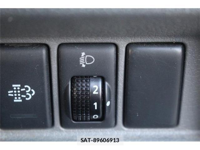 Nissan NV350 Caravan 2021-06 8830931-7