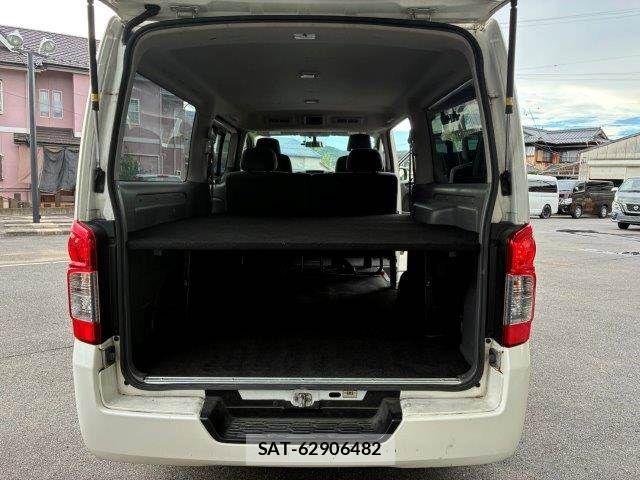 Nissan NV350 Caravan 2015-10 8881383-13