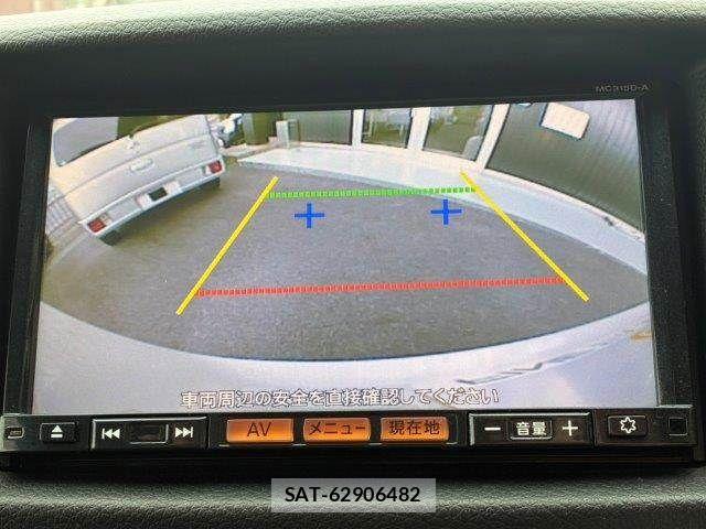 Nissan NV350 Caravan 2015-10 8881383-6