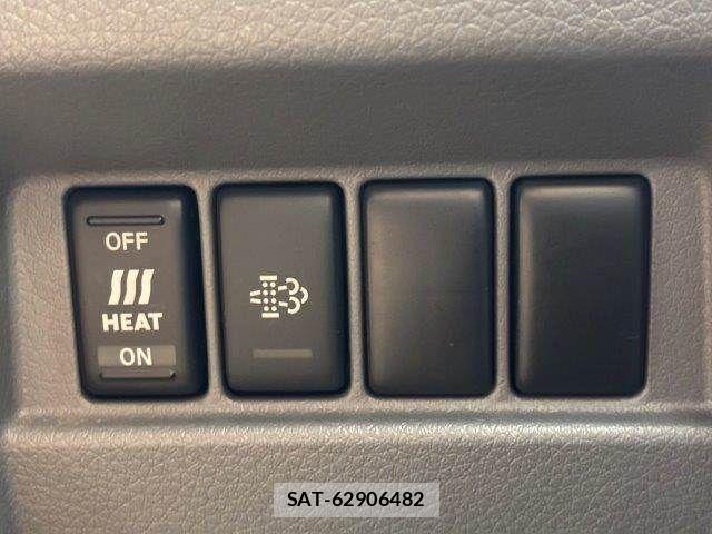 Nissan NV350 Caravan 2015-10 8881383-8