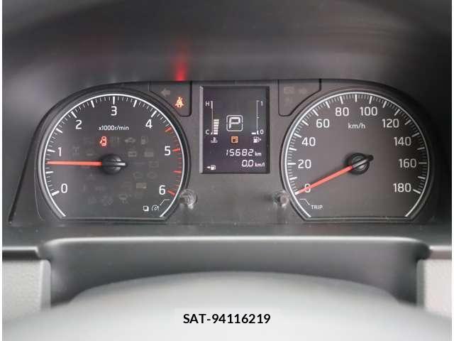 Nissan NV350 Caravan 2020-12 8881381-12