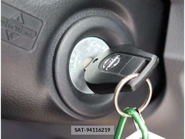 Nissan NV350 Caravan 2020-12 8881381-14